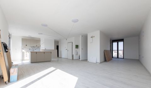 New 3-bedroom apartment, Ružinov