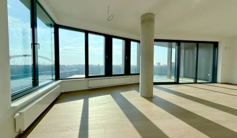 NUERA︱EUROVEA RIVERSIDE- 3 bedroom apartment with Danube view