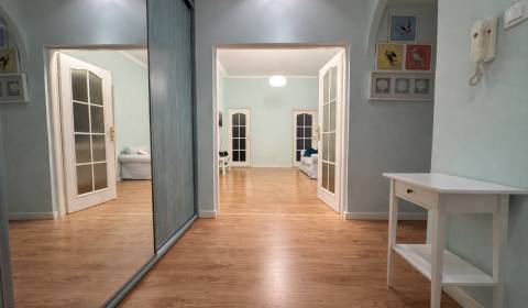 Sale Three bedroom apartment, Three bedroom apartment, Obchodná, Brati