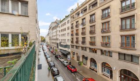 Sale Three bedroom apartment, Three bedroom apartment, Gorkého, Bratis