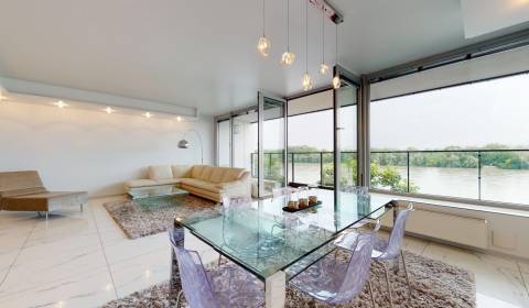 Two-bedroom apartment with a view of the Danube in River Park