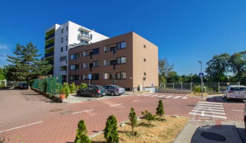 Sale Garage, Garage, Mierová, Bratislava - Ružinov, Slovakia