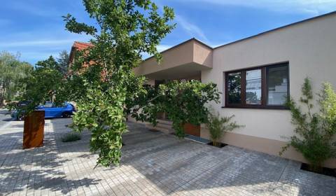 Rent Two bedroom apartment, Two bedroom apartment, Sološnická, Bratisl