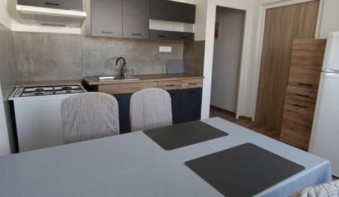 Rent Two bedroom apartment, Two bedroom apartment, Vinohradská, Hlohov