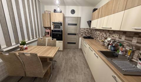 Sale Two bedroom apartment, Two bedroom apartment, Bazovského, Topoľča