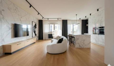 Sale Three bedroom apartment, Three bedroom apartment, Grösslingova, B