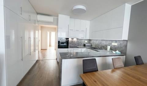 Rent Two bedroom apartment, Two bedroom apartment, Blumentálska, Brati
