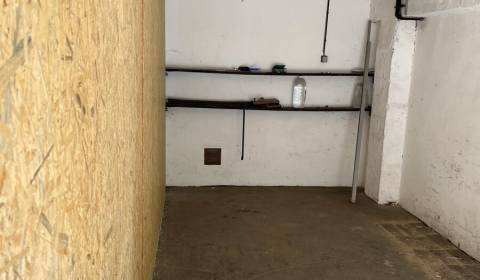 Sale Garage, Garage, Rajčianska, Bratislava - Vrakuňa, Slovakia