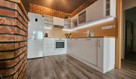 Rent One bedroom apartment, One bedroom apartment, Rezedová, Bratislav