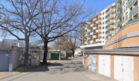 Sale Garage, Garage, Teslova, Bratislava - Ružinov, Slovakia