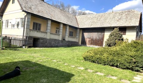 Charming Family Home with Farm Potential in Scenic Iviny