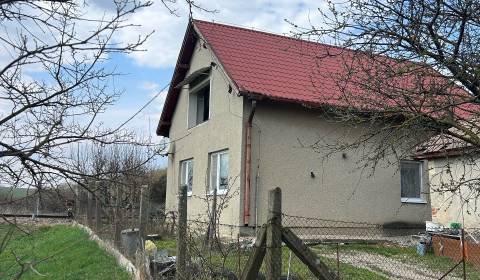Charming Family Home in Veľká Maňa - Peaceful and Private Living