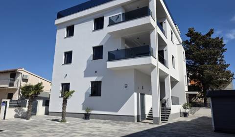 CROATIA- Apartments in modern house 60 m from the beach- SRIMA, VODICE