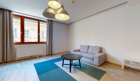 Spacious apartment in City Gate