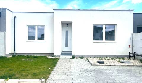 Modern Family Home in Tranquil Veľké Úľany Location
