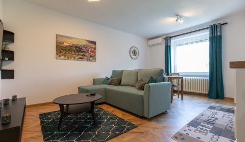 RESERVED Modern 3-room apartment after reconstruction