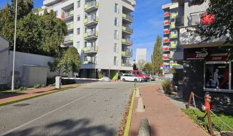 Sale Garage, Garage, Údernícka, Bratislava - Petržalka, Slovakia