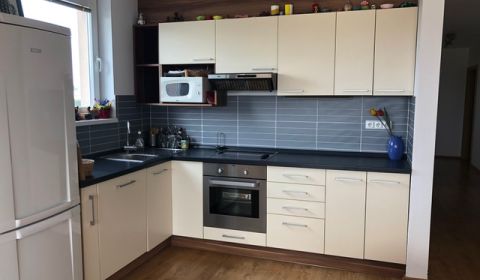 Rent Three bedroom apartment, Three bedroom apartment, Čaklovská, Brat