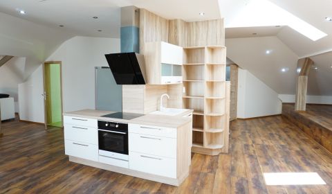 Sale Three bedroom apartment, Three bedroom apartment, Komárno, Slovak