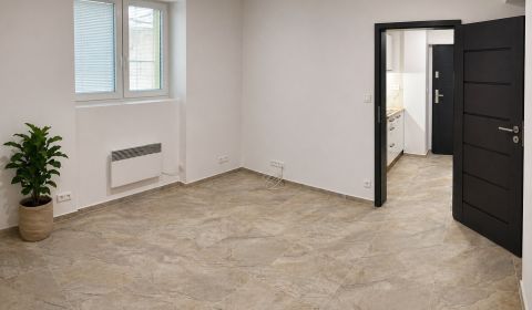 Sale Studio, Studio, Krížna, Bratislava - Staré Mesto, Slovakia