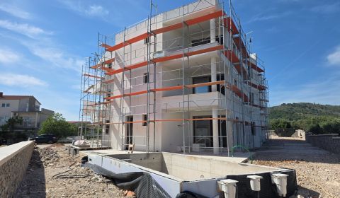 CROATIA - Apartments in the beautiful village of TRIBUNJ