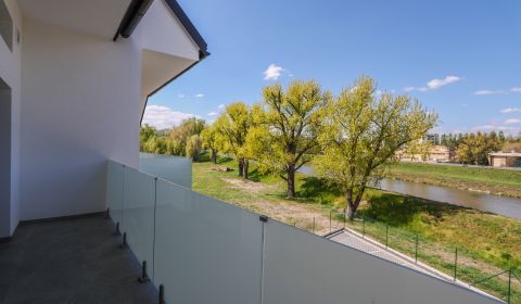 Sale Three bedroom apartment, Three bedroom apartment, Moravanská ulic