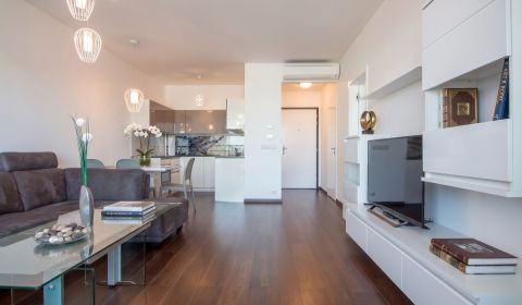 PANORAMA CITY - 1 BED apartment with castle view