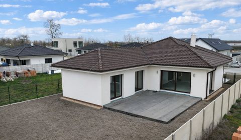 DUNAJSKÁ STREDA-Sale of 4 new family houses with a garage and a land