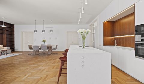 Rent Three bedroom apartment, Three bedroom apartment, Gröslingova, Br