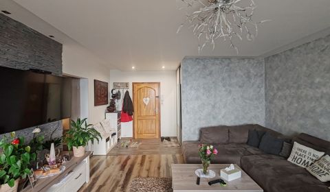 Sale Three bedroom apartment, Three bedroom apartment, sídlisko 1.Mája