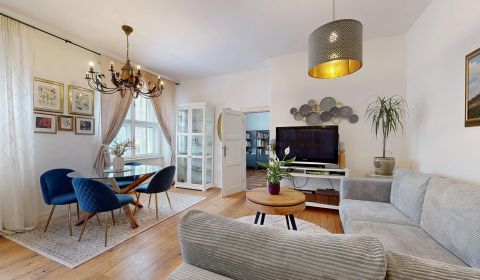 RIVERS | spacious 2 bedrooms apartment in Old Town Björnsonova street