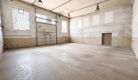 Spacious Industrial Hall for Rent in Žilina's Prime Location