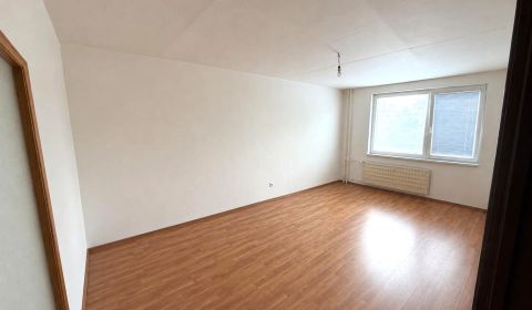 Spacious 3-Room Apartment in Šurany with Balcony and Cellar