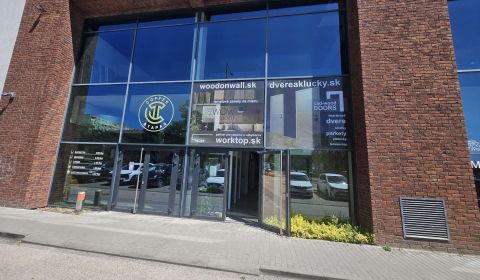 Showroom in Šamorín