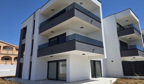 CROATIA - Apartments in a new building with an elevator - PRIVLAKA