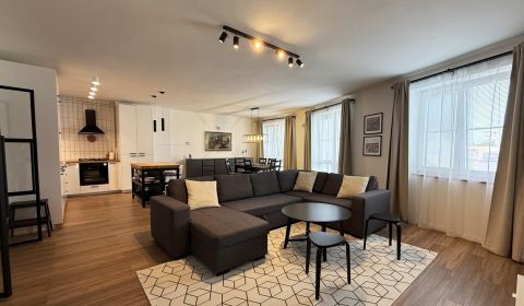 Rent Two bedroom apartment, Two bedroom apartment, SNP, Nové Zámky, Sl
