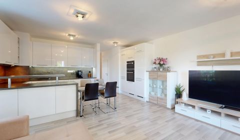 4-Bedroom Apartment in a Modern Development, Slnečnice Viladomy