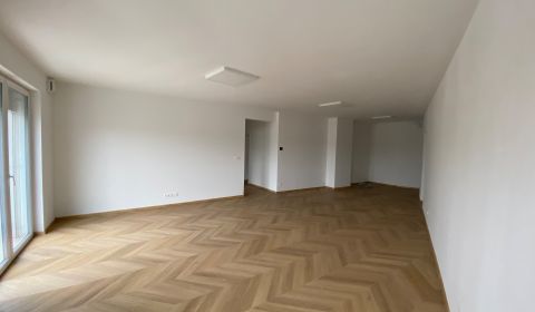 Sale Three bedroom apartment, Three bedroom apartment, Žilina, Slovaki
