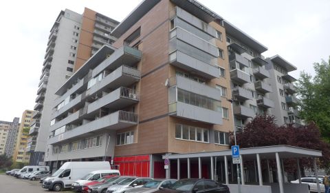 Sale Garage, Garage, Námestie hraničiarov, Bratislava - Petržalka, Slo