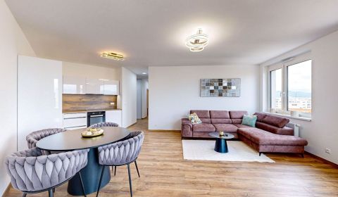 Rent Three bedroom apartment, Three bedroom apartment, Karpatská, Popr