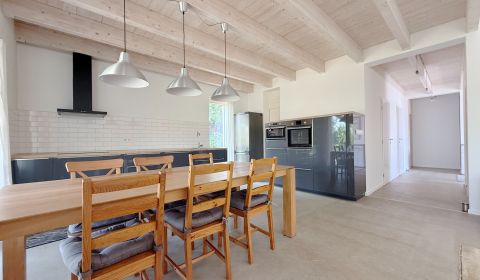 Family house with beautiful garden, Jablonové