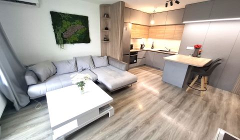 Rent NEW aprtm (64,35 m2), balcony,aircon.,2x parking, Ruzinov