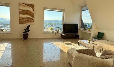 Exclusive 2-bdr apartment with panoramic views, Old Town