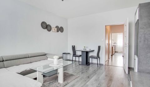 Rent Two bedroom apartment, Two bedroom apartment, Nové Zámky, Slovaki
