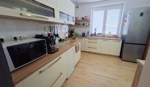 Sale Three bedroom apartment, Three bedroom apartment, Námestie kapitá