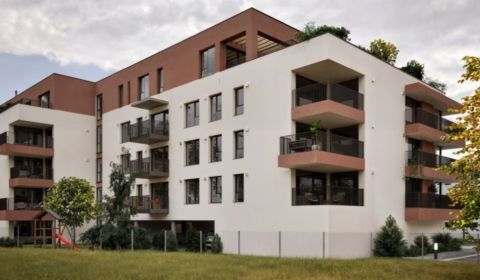 Sale Three bedroom apartment, Three bedroom apartment, Brigádnicka, Pi
