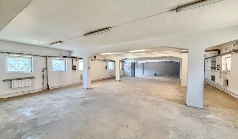 Secure and Accessible 213 m² Warehouse for Rent in Višňové