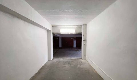 Sale Garage, Garage, Chlumeckého, Bratislava - Ružinov, Slovakia