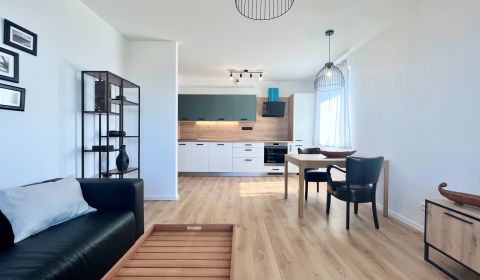 OVOCNÉ SADY - 2-bedroom apt. beautiful view A/C and parking