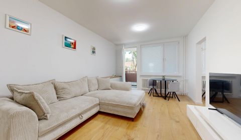 Cozy 2-bedroom apartment in Karlová Ves